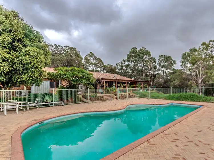 6 Nelson Street, Bedfordale WA 6112
