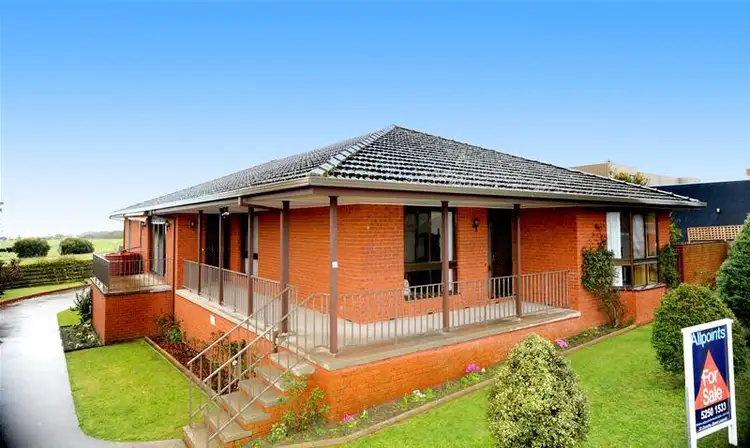 33 Viewbay Drive, Leopold VIC 3224