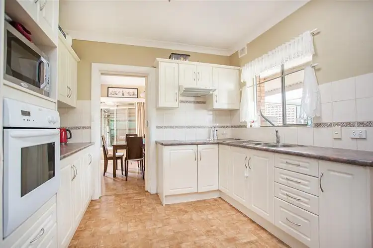 Fifth view of Homely house listing, 8 Carbenet Drive, Hackham SA 5163