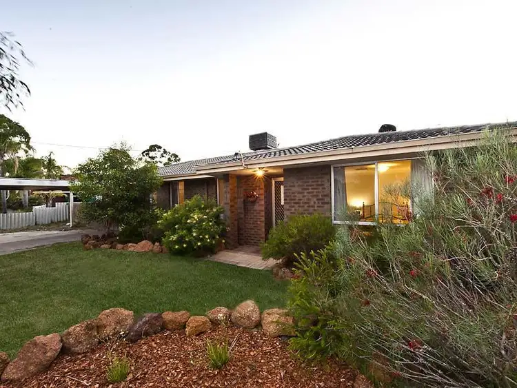 6 Heron Court, Camillo WA 6111