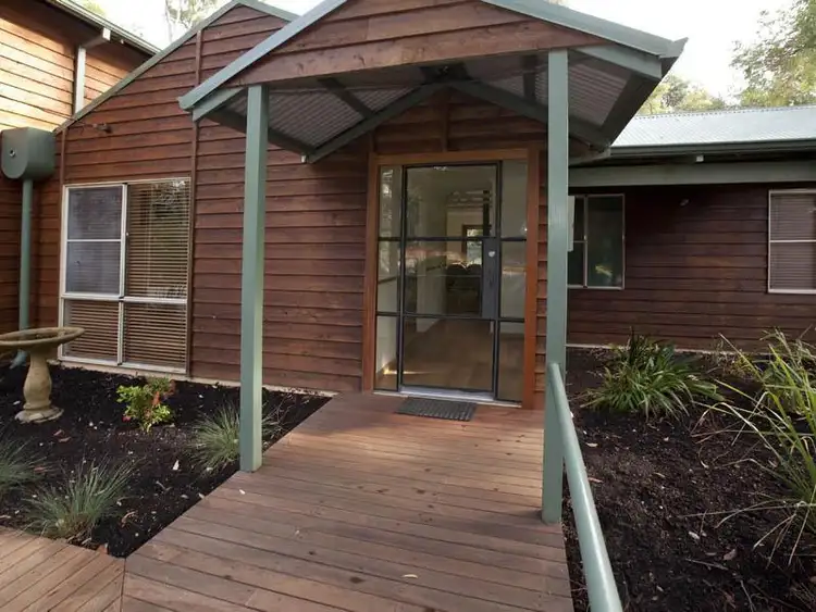 16 Trevor Court, Roleystone WA 6111