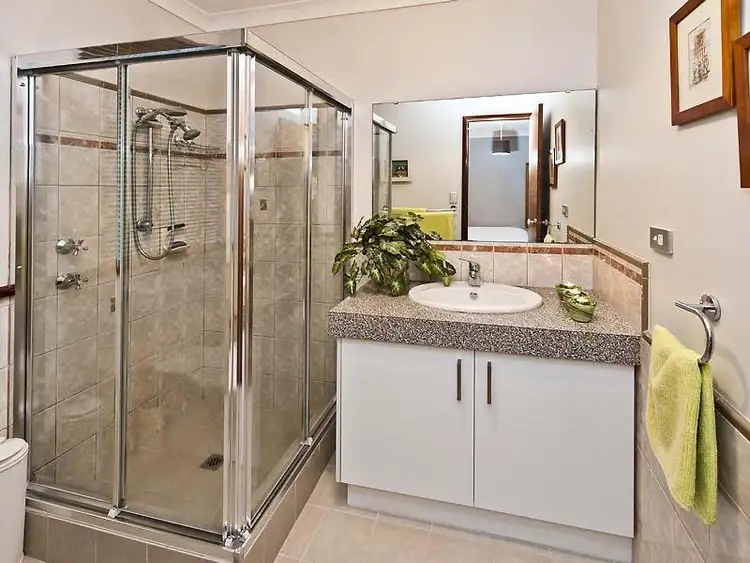 Seventh view of Homely house listing, 2 Leys Rise, Mount Richon WA 6112