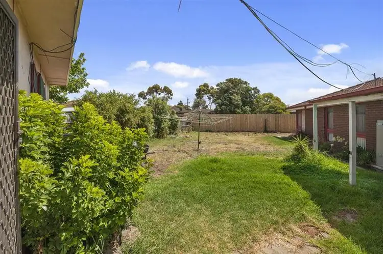 Sixth view of Homely house listing, 8 Julie Court, Corio VIC 3214