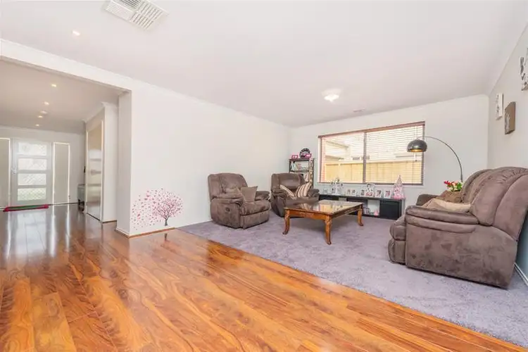 11 scarlett Avenue, Carrum Downs VIC 3201