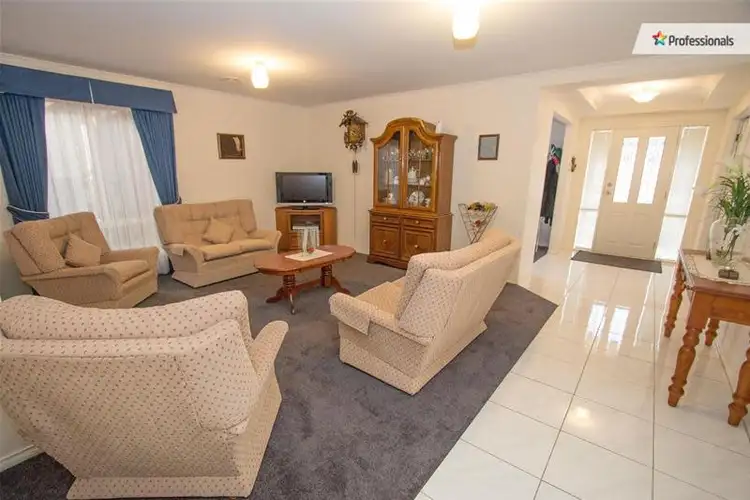 Seventh view of Homely house listing, 31 Hillcrest Drive, Hillside VIC 3037