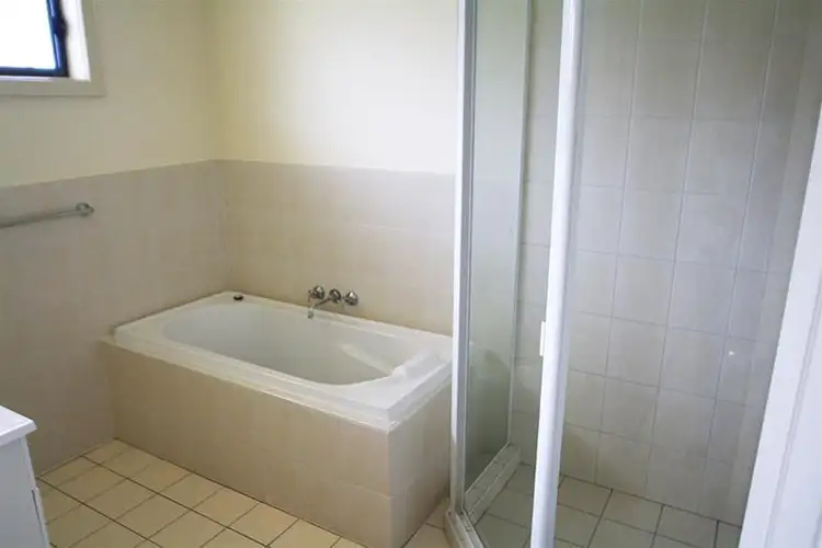 Fifth view of Homely house listing, 18 Alyce Close, Bolwarra Heights NSW 2320