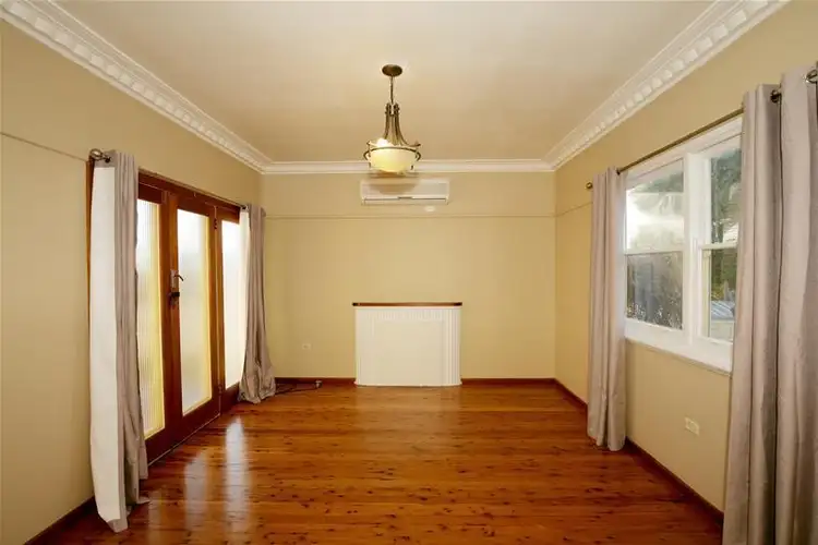 Second view of Homely house listing, 33 Hodson Avenue, Wagga Wagga NSW 2650