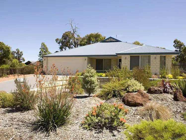 70 Raeburn Road, Roleystone WA 6111