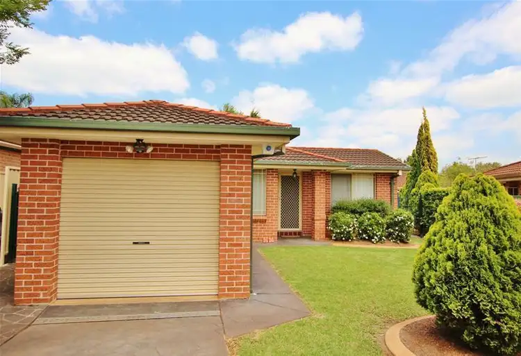 8 Poppy Place, Macquarie Fields NSW 2564