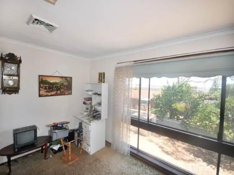 Seventh view of Homely house listing, 8 Amsterdam Crescent, Wagga Wagga NSW 2650