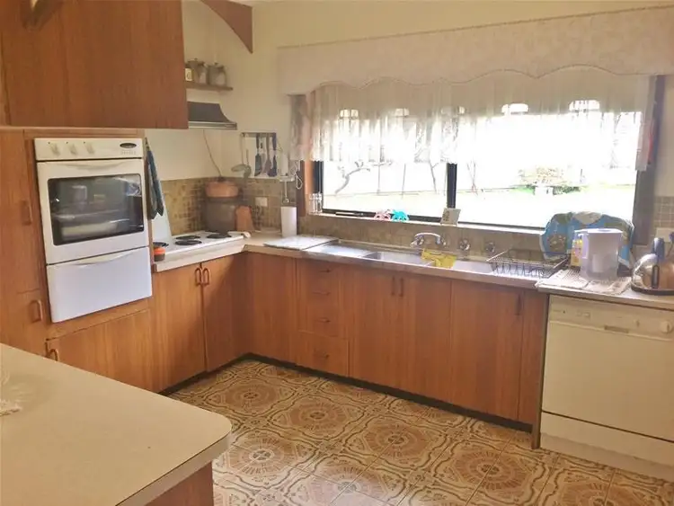 Second view of Homely house listing, 4 Earls Court, Kyabram VIC 3620