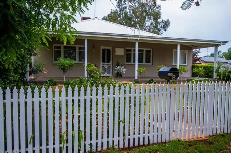 8 Fermoy Avenue, Northam WA 6401