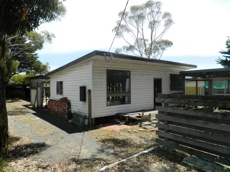32 Whiting Avenue, Indented Head VIC 3223