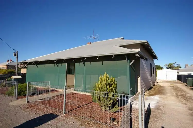 24 Second Street, Minlaton SA 5575