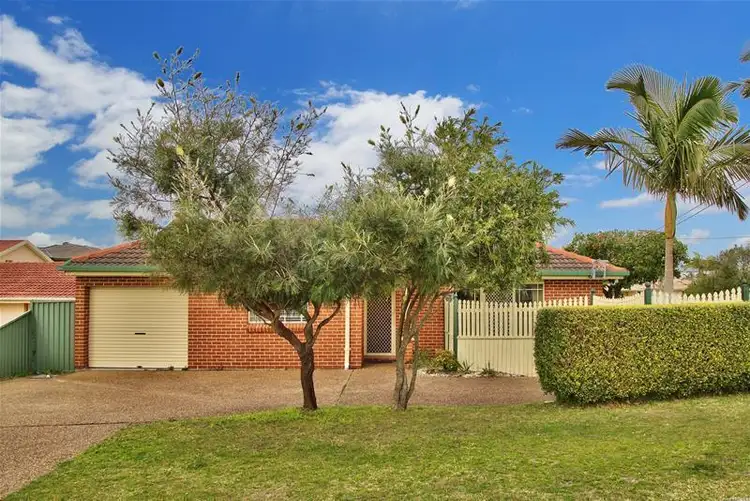 1/1 Karooah Avenue, Blue Bay NSW 2261