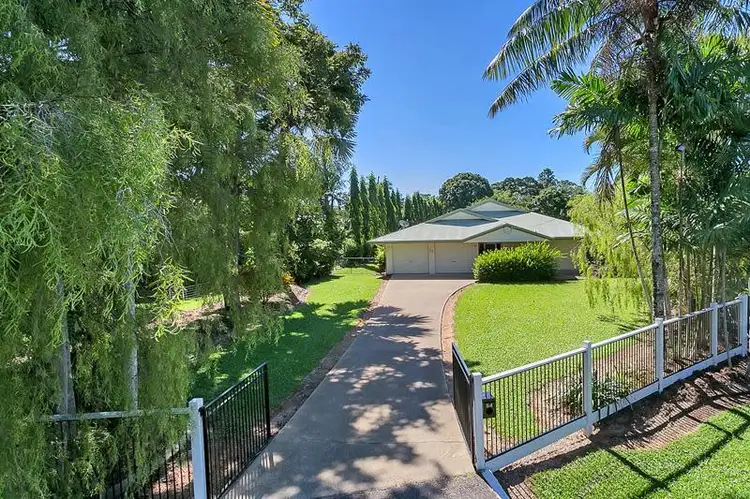9-11 Soderberg Close, Redlynch QLD 4870