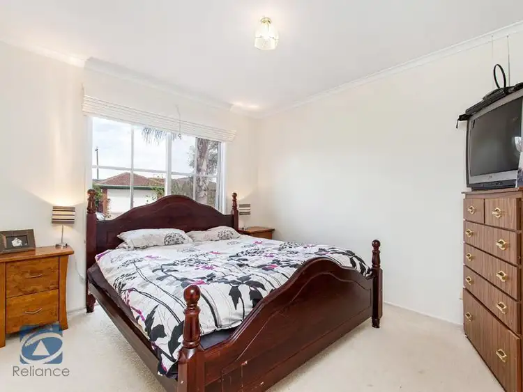 Second view of Homely house listing, 7 Elda  Court, Cranbourne North VIC 3977