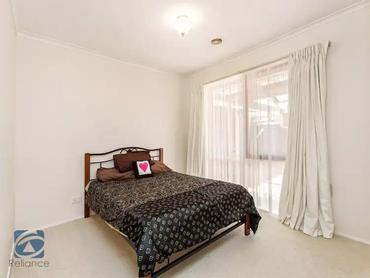 Seventh view of Homely house listing, 7 Elda  Court, Cranbourne North VIC 3977