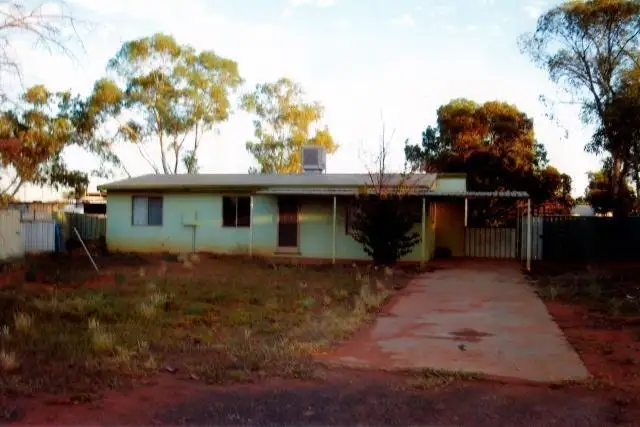 18 Burt Place, Cue WA 6640