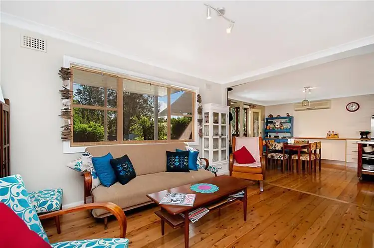 Second view of Homely house listing, 8 Yeramba Road, Summerland Point NSW 2259