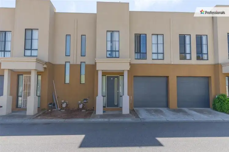 9/62 Andrew Street, Melton South VIC 3338