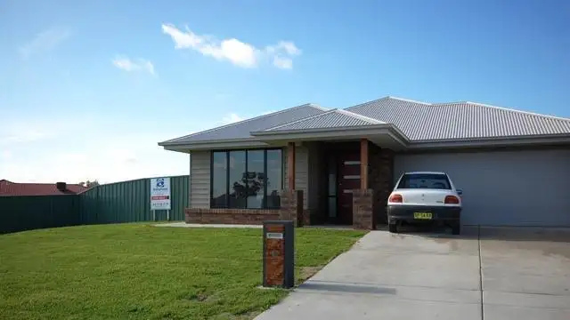 37 Melaleuca Dve, Forest Hill NSW 2651