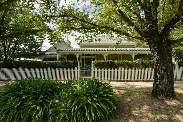 16 Ford Street, Beechworth VIC 3747