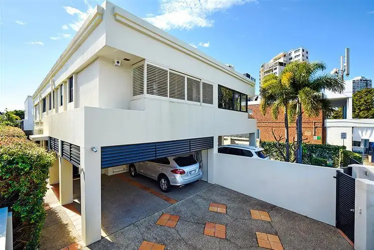 Third view of Homely villa listing, 1/45 Woodroffe Avenue, Main Beach QLD 4217