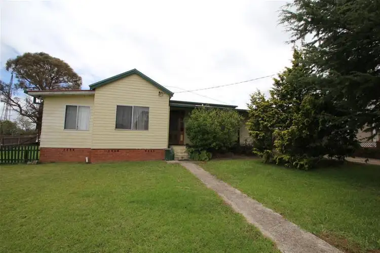 102 Martin Street, Tenterfield NSW 2372