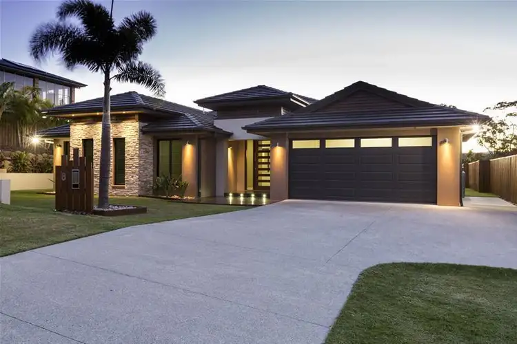 8 Mcauley Parade, Pacific Pines QLD 4211