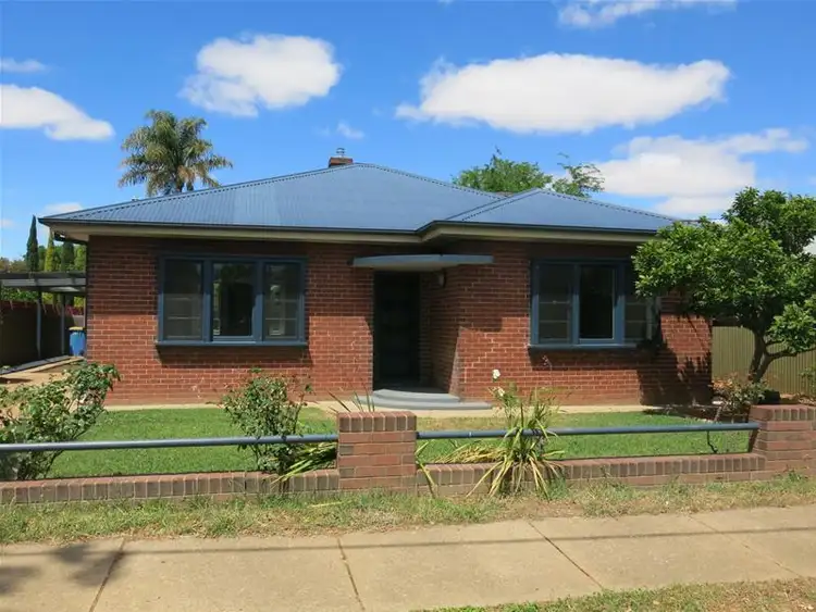 52 Gormly Avenue, Wagga Wagga NSW 2650