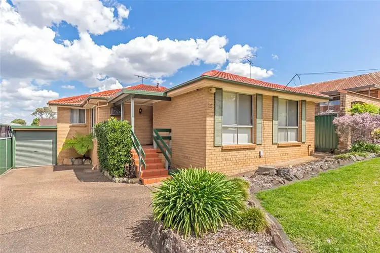 19 Warrimoo Drive, Quakers Hill NSW 2763