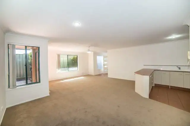 6/39 McMillan Street, Labrador QLD 4215