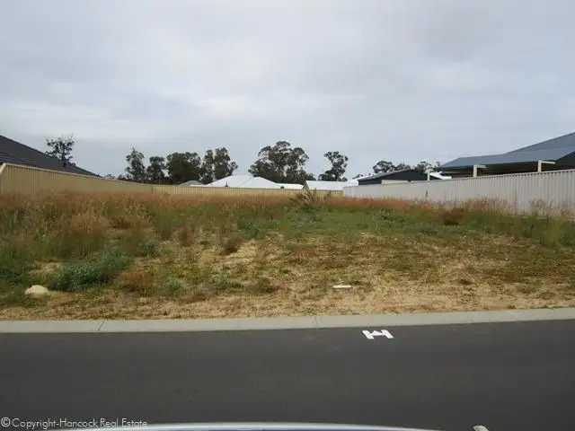 8 Robinhood Road, Dalyellup WA 6230