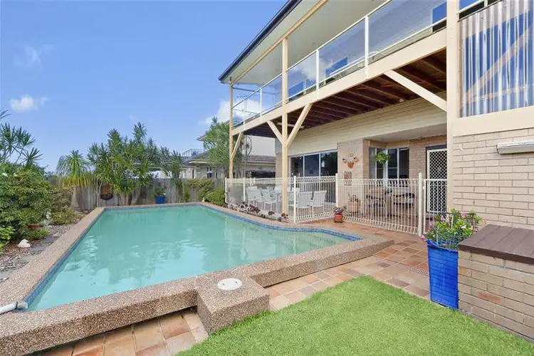 16 Greenwood Avenue, Narraweena NSW 2099