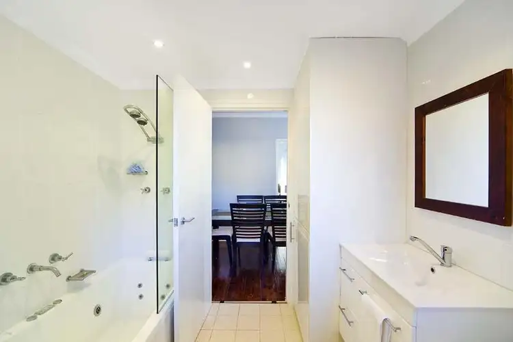 Fourth view of Homely unit listing, 2/2 The Strand, Dee Why NSW 2099