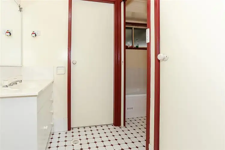 Fifth view of Homely house listing, 4 Gillette Close, Rutherford NSW 2320