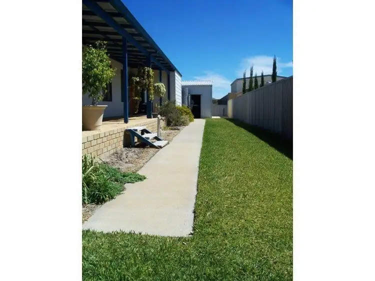 2 AVOCET Street, Jurien Bay WA 6516