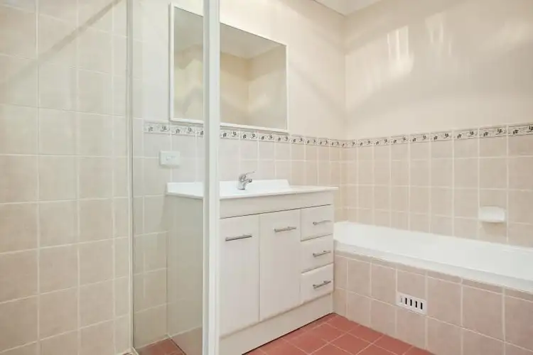 Fifth view of Homely villa listing, 4/11a Janet Street, Jesmond NSW 2299