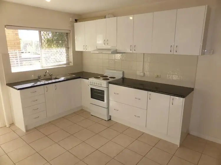 2/16 Chidlow Street, Northam WA 6401