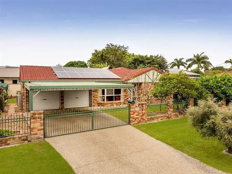 4 Clinton Street, Coopers Plains QLD 4108