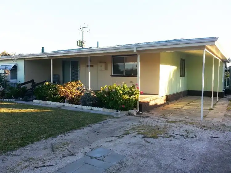 8 Whitfield Road, Jurien Bay WA 6516