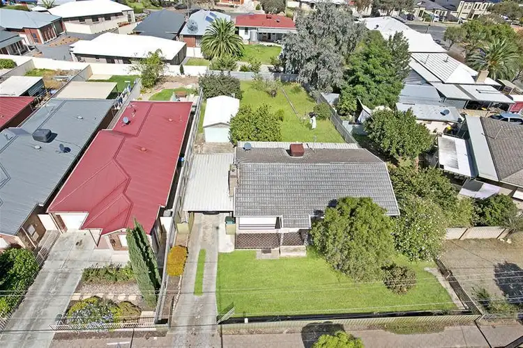 9 Leeds Avenue, Northfield SA 5085