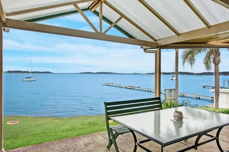 138 Ross Street, Belmont NSW 2280