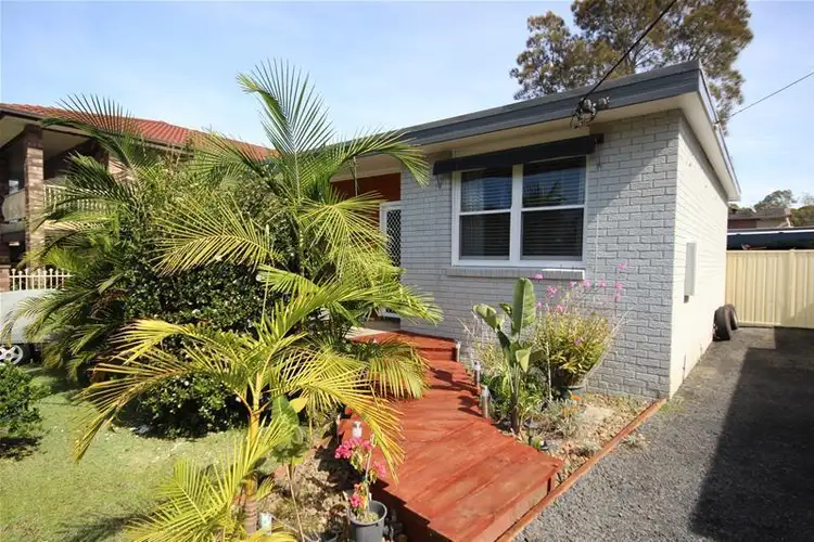 6 Barker Avenue, San Remo NSW 2262