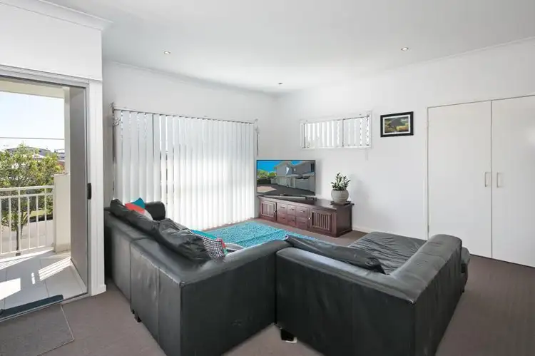 Fifth view of Homely apartment listing, Unit 2/32 Drayton Terrace, Wynnum QLD 4178