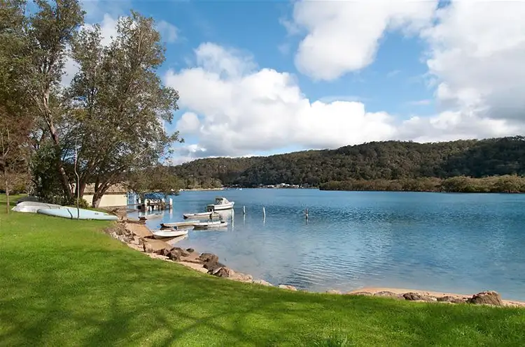 43 Jacaranda Avenue, Patonga NSW 2256