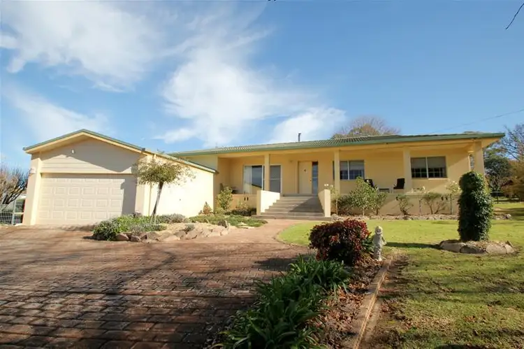 46 George Street, Tenterfield NSW 2372