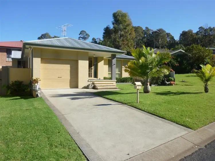 8 Angophora  Place, Catalina NSW 2536