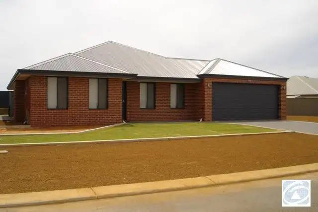 13 Essie Street, Wandina WA 6530